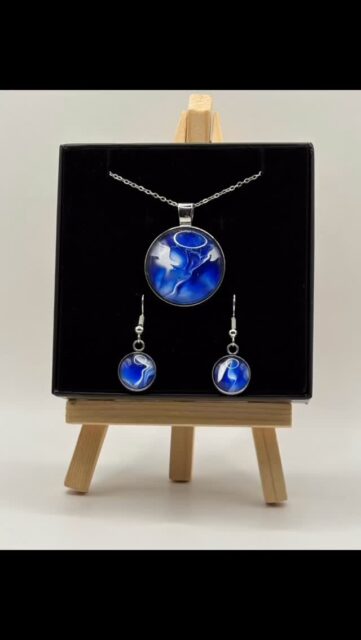 Some of the gorgeous new pieces heading to the website tonight 🥰 
Lots of beautiful new additions coming ❤️
#helenwalkerauthor #givethegiftofunique